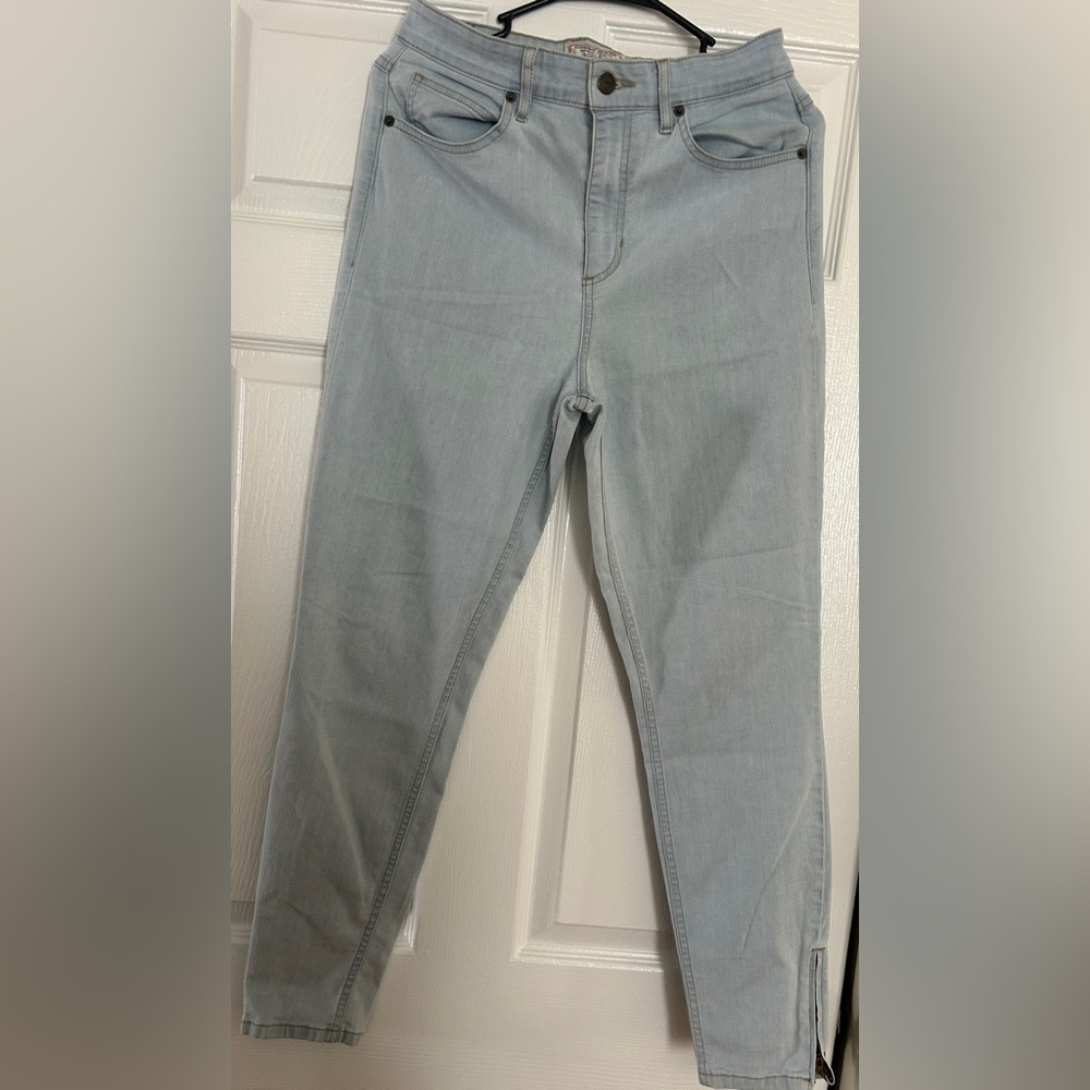 Guess Women's Light Blue Skinny Jeans